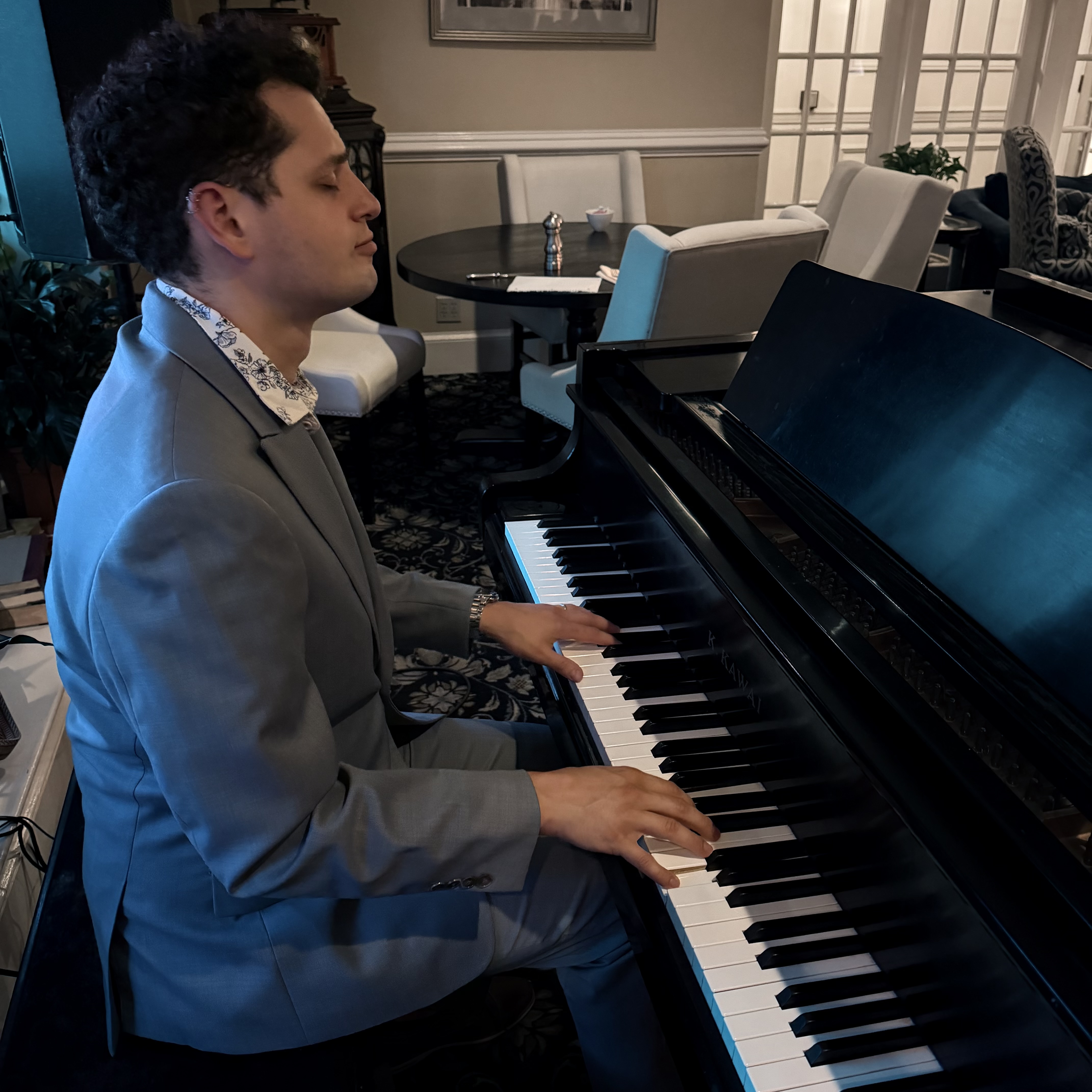 Benjamin Shparber playing piano